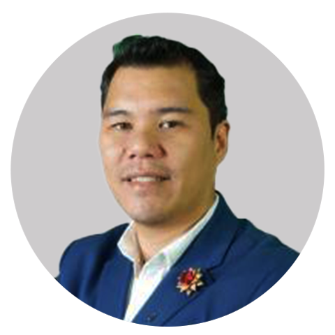 Leslie Lee Fook Headshot 1 2