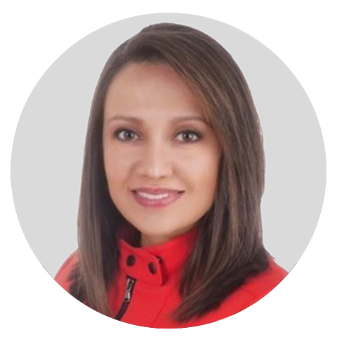 Gina Castan âeda Headshot